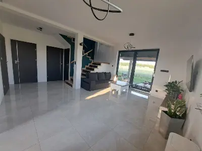Narcyz 2 — realizacje 8