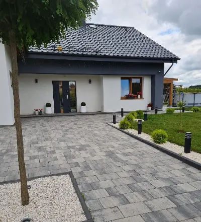Parterowy 4 — realizacje 42